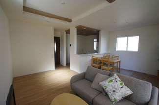 【居間・リビング】 | 【仲介手数料無料！！】府中市是政2丁目　新築戸建て（全1棟）1号棟　5780万円