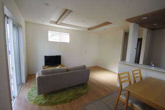 【居間・リビング】 | 【仲介手数料無料！！】府中市是政2丁目　新築戸建て（全1棟）1号棟　5780万円