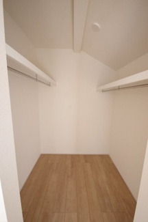 【収納】 | 【仲介手数料無料！！】府中市是政2丁目　新築戸建て（全1棟）1号棟　5780万円 | ウォークインクローゼット