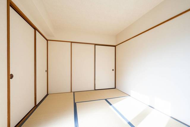 川崎市麻生区岡上６丁目の賃貸マンションの和室