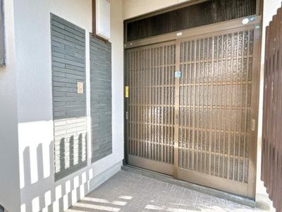 【玄関】 | 岩国市由宇町港1丁目戸建