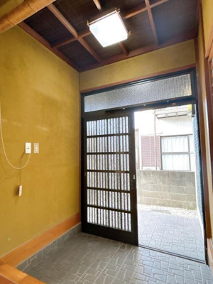 【玄関】 | 岩国市由宇町港1丁目戸建