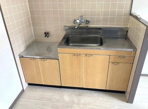 フォーレスト池場のキッチン