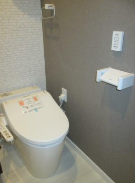 【トイレ】 | フェリーチェ上井草Ａ | 温水洗浄便座。