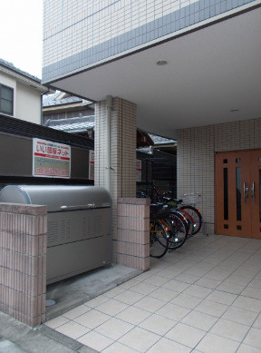 【エントランス】 | サンリット三好