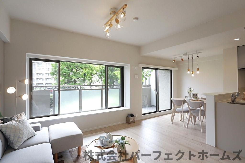 【居間・リビング】の画像