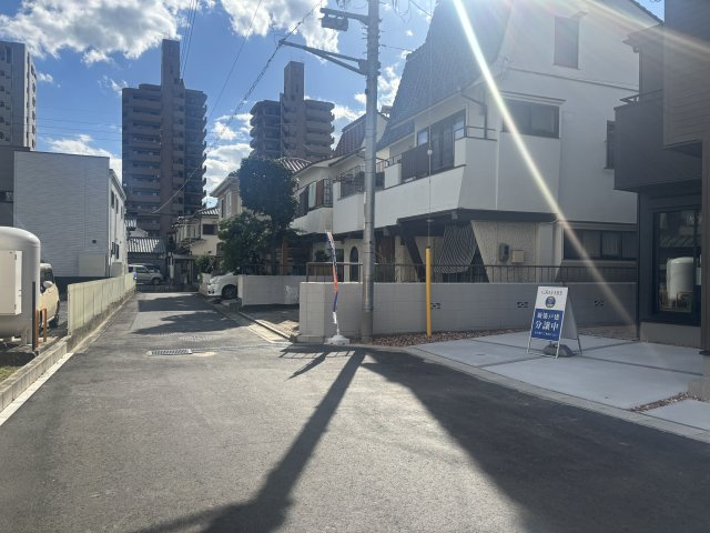 広島市五日市中央の前面道路含む現地写真