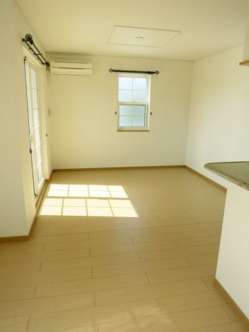 サンライズ・ヒルの居間・リビング