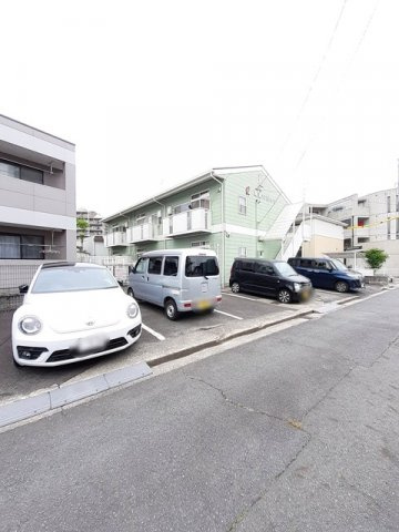 桜通りハイツの駐車場