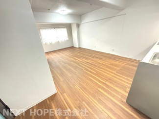 【居間・リビング】 | サンプリンス伊丹 | 明るく開放的なLDKha 約14帖です♪