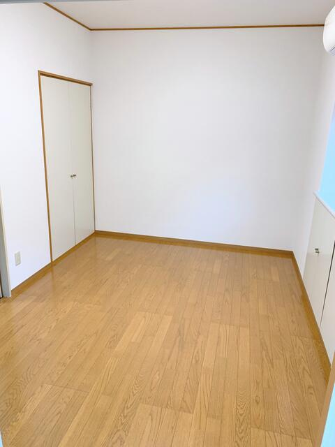 ピア・カルディナーレの居間・リビング