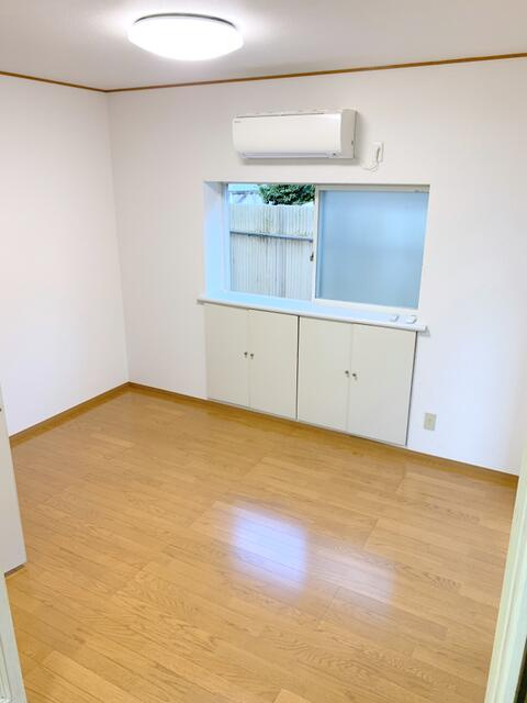 ピア・カルディナーレの居間・リビング