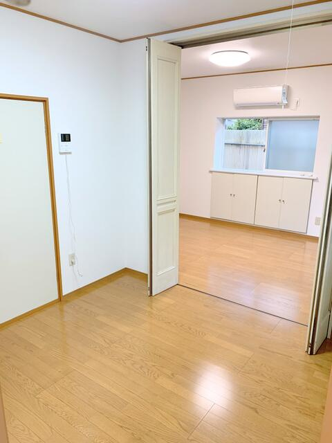 ピア・カルディナーレの居間・リビング