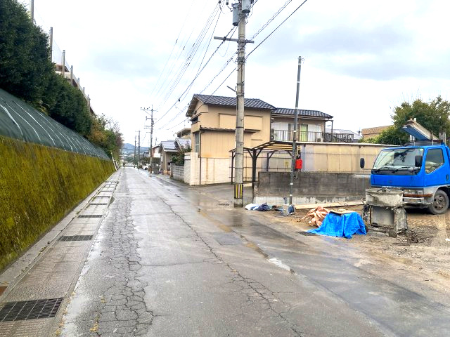東坂元3丁目　新築戸建ての前面道路含む現地写真