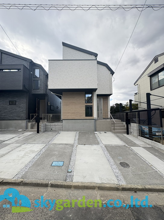 鎌倉市腰越　新築戸建　全2棟2号棟の外観|令和7年11月14日撮影（工事中）