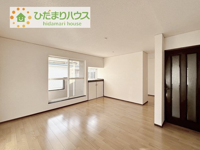 【寝室】 | 土浦市永国東町　中古戸建 | 広めの主寝室は、ベッドの他にもパソコンデスクやドレッサーなども置けちゃいます(*^-^*)