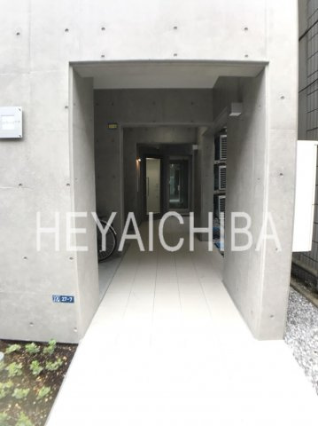 アイ・ステージ千束のエントランス