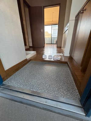 【玄関】 | ファーストフィールド