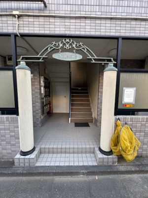 【エントランス】 | ファーストフィールド