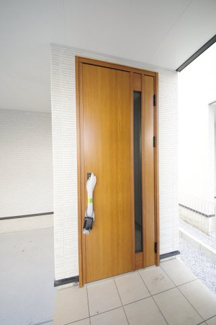 【玄関】 | 【仲介手数料無料！！】府中市府中町3丁目　新築戸建て（全3棟）1号棟　7290万円