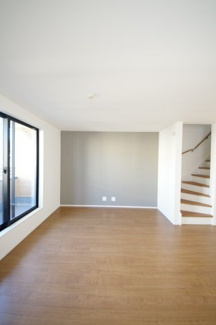 【居間・リビング】 | 【仲介手数料無料！！】府中市府中町3丁目　新築戸建て（全3棟）1号棟　7290万円