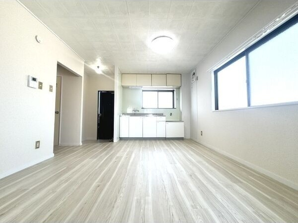 MKマンションの居間・リビング