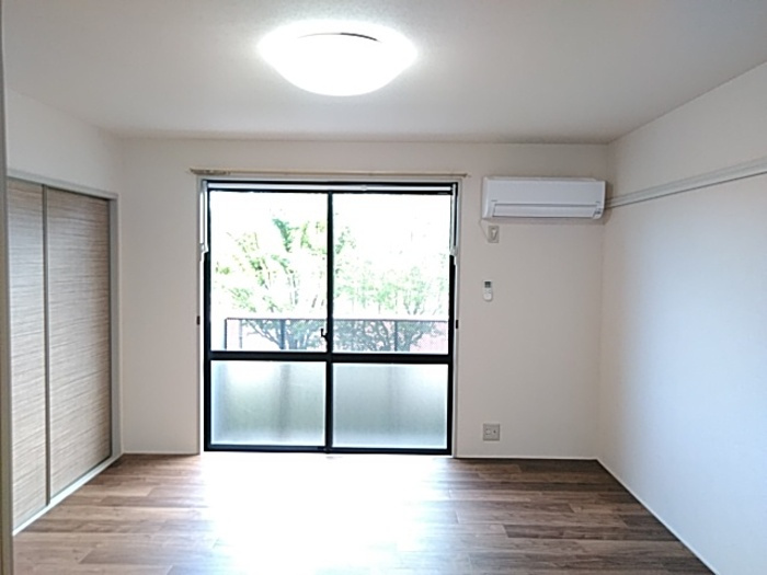 ハイム スバルの洋室