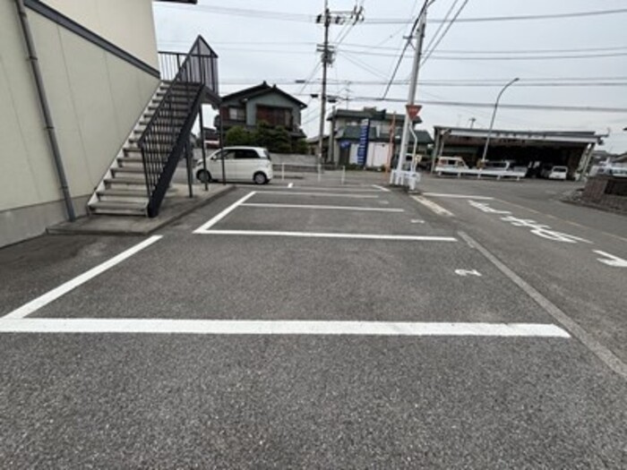 リッツハウス古川の駐車場