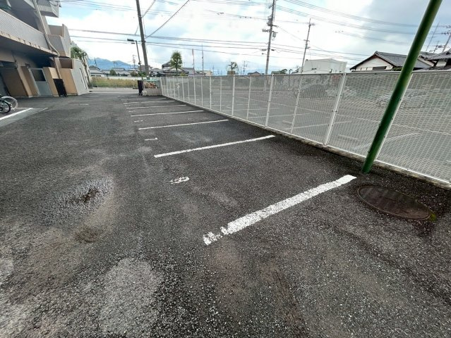 ＪＯＹぶりっじ上神拝の駐車場