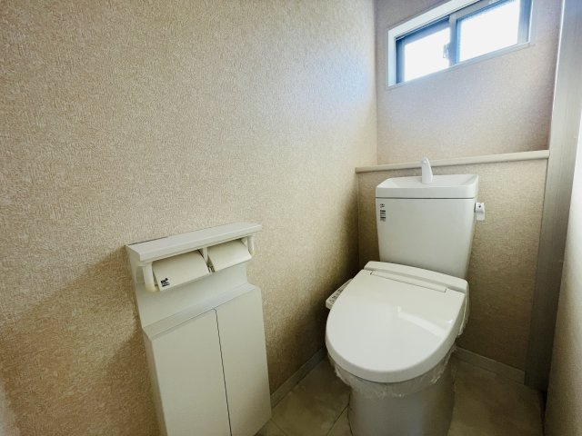 【トイレ】 | 滑川町月の輪5丁目　中古戸建 | 2階トイレ