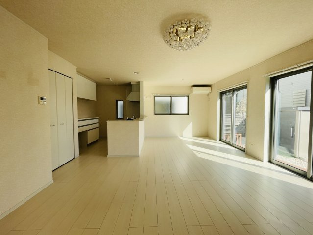 【居間・リビング】 | 滑川町月の輪5丁目　中古戸建