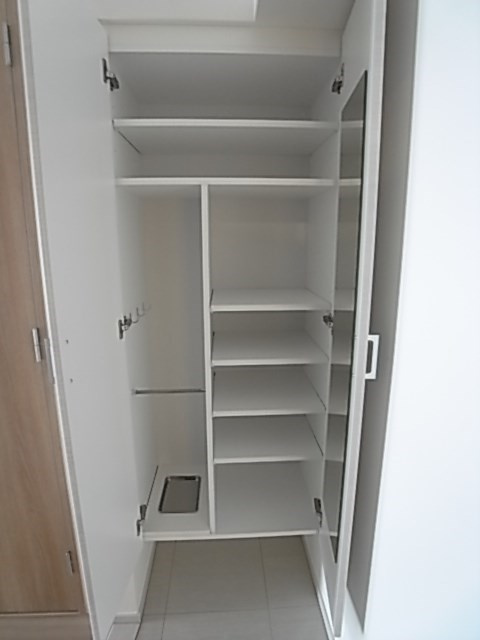 ファーストフィオーレ神戸駅前の収納