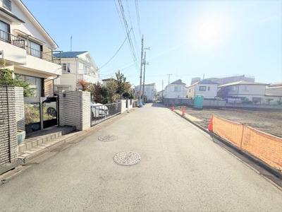 【周辺】 | 【仲介手数料１６０万円～１９０万円が無料！】■１１区画（４，５９０万円～５，５９０万円） | 【お得な諸費用サービスキャンペーン中！】
詳細は「物件概要」の「諸費用」欄をご確認下さい
■全１１区画
■お好きなハウスメーカーで建築可能
■各ハウスメーカーを少しお安くご紹介可能
■間取図作成が無料