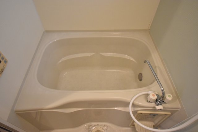 サニークレールA棟の浴室