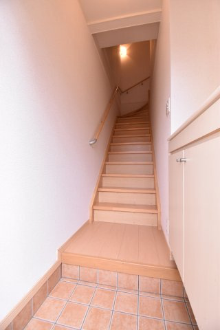 サニークレールA棟の玄関