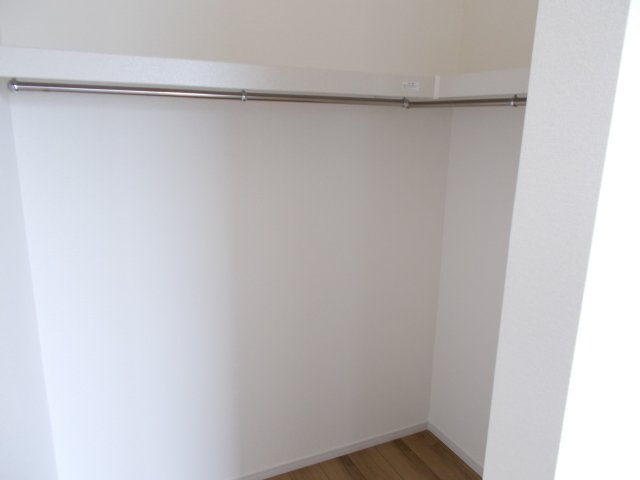 リーブルガーデンＳ第13渋川八木原　5号棟の収納|2階:洋室1収納 ウォークインクローゼットです
