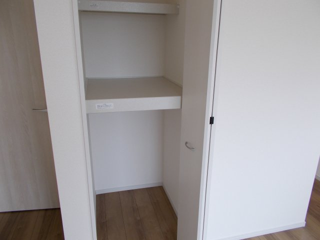 リーブルガーデンＳ第13渋川八木原　5号棟の収納|2階:洋室2収納2です