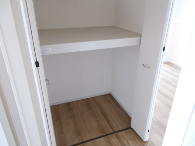リーブルガーデンＳ第13渋川八木原　5号棟の収納|2階:廊下収納です。