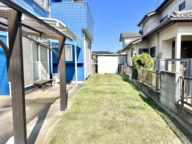 【中古戸建】前橋市山王町1丁目の庭|■お庭｜余裕のある敷地で、ステキなお庭ライフはいかがですか？広いお庭でしかできないことがたくさん！BBQ、家庭菜園、DIYなどなど☆