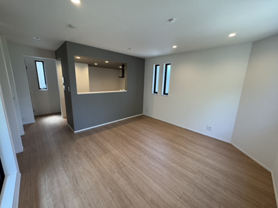 【居間・リビング】 | 柏市明原4丁目(リユース) | ゆったり過ごせる居間です