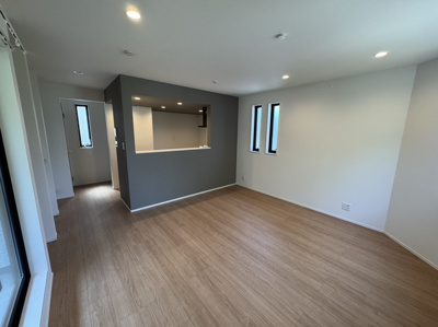 【居間・リビング】 | 柏市明原4丁目(リユース) | ゆったりとしたリビングです