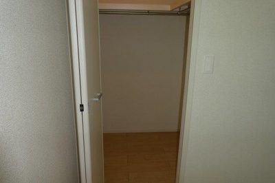 【収納】 | ＣＲＯＷＤ真備Ⅱ | ウォークインクローゼット