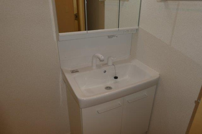 【独立洗面台】 | ＣＲＯＷＤ真備Ⅱ | 洗髪洗面化粧台