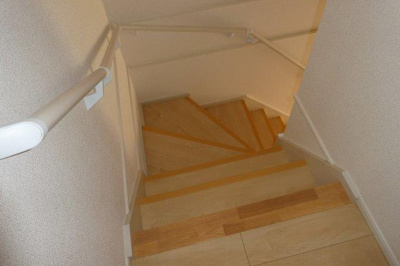 【その他】 | ＣＲＯＷＤ真備Ⅱ | 階段