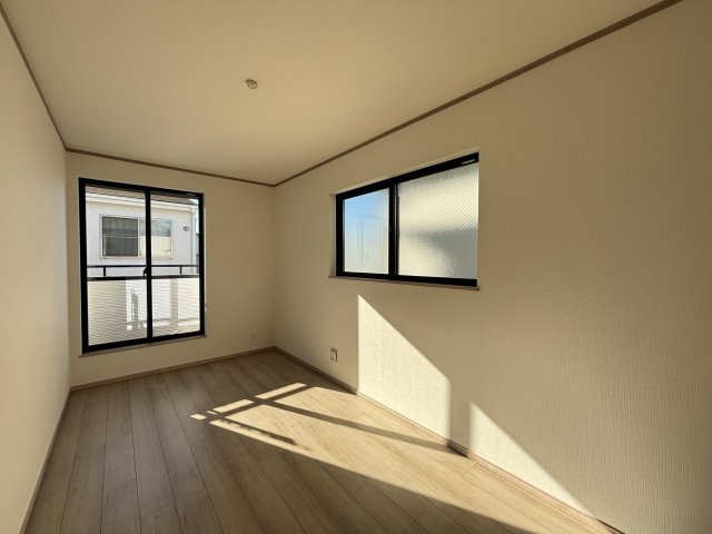 名東区香流8期｜名古屋市の戸建ならホームアップの洋室|２面採光の日当りの良い洋室