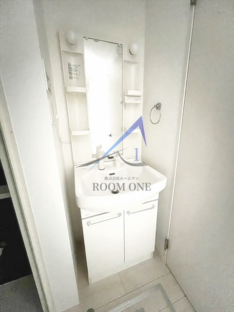 Reve 糀谷(レーヴコウジヤ)の洗面所|独立洗面台です。