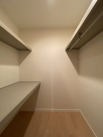 コートアリオンの収納|お部屋が片付くウォークインクローゼット♪
