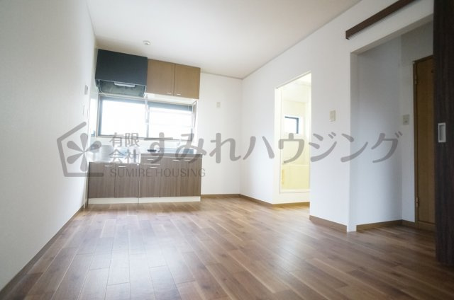 ラーク加茂の居間・リビング|参考、同建物・同間取りの号室