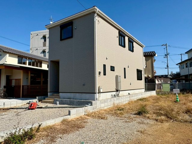 高知市中須賀町 第2 新築戸建て1号棟の完成予想図|シンプルに、心地よく、毎日の暮らしに“ちょうどいい”が詰まった4LDKです。