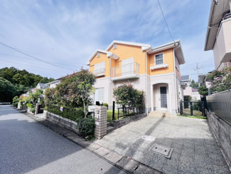 【外観】 | 【外観】
外壁・屋根塗装で、お家全体が新築のような輝きに！気持ちよくお客様をお迎えできますね♪